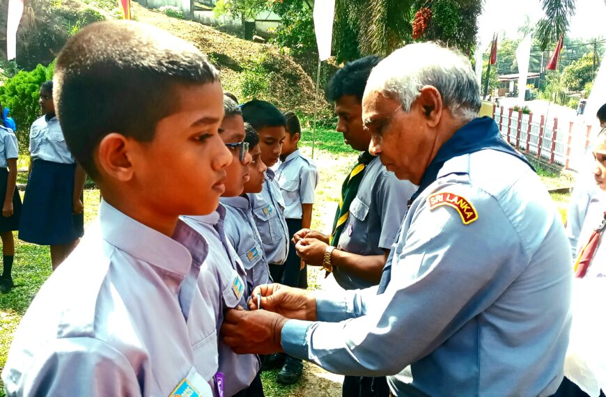 බාලදක්ෂ සාමාජික පදක්කම් ලබති.
