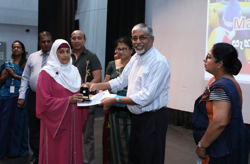ජාත්‍යන්තර කාන්තා දින සැමරුම් වැඩසටහනක් පල්ලෙකැලේ දී.  