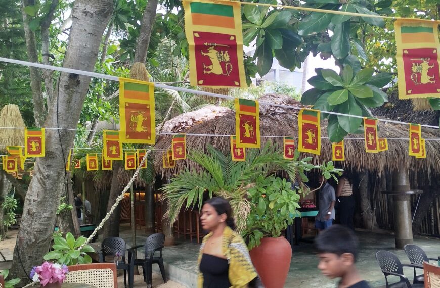සංචාරකයන්ට අවුරුදු උත්සවයක්