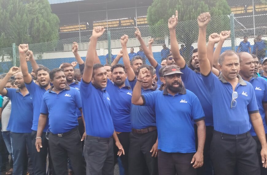විසඳුමක් නොමැතිව ඇදෙන රබර් කම්හලේ විරෝධතාවය