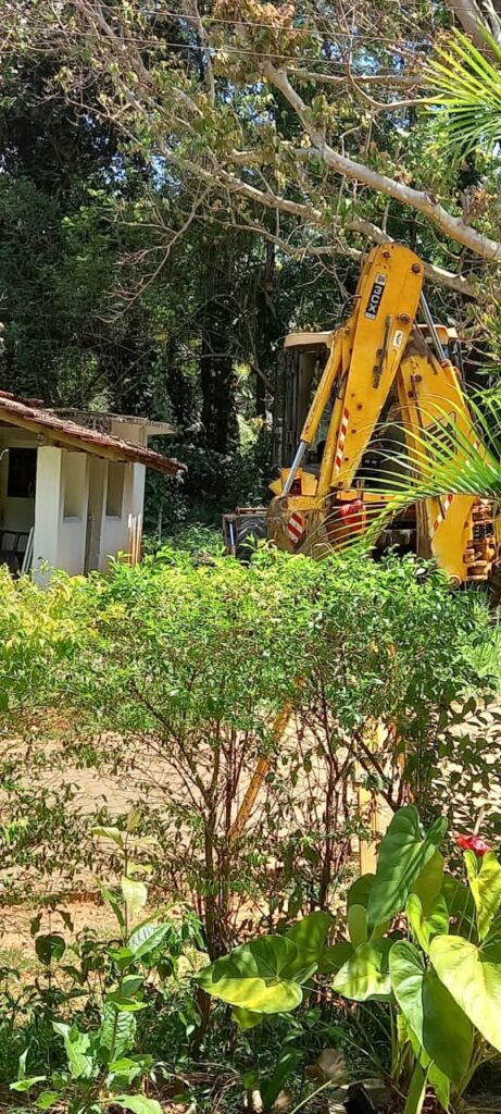 ජනපති ප්‍රේමදාස  පොදු ජනතාවට දුන් ඉඩමක් කූඨලේඛන සකසා පුද්ගලයෙකුට දීලා,                                                                                 