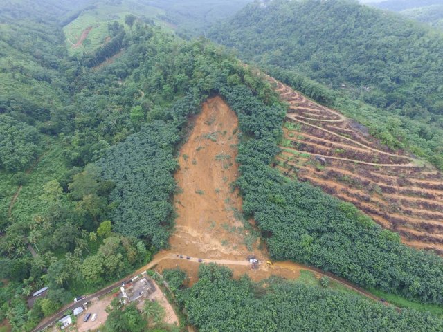 වැසි දිනවල අවධානයෙන් ඉන්න,ලංකාවේ භූමියෙන් සියයට 30 ක් නායයෑමේ අවදානම්