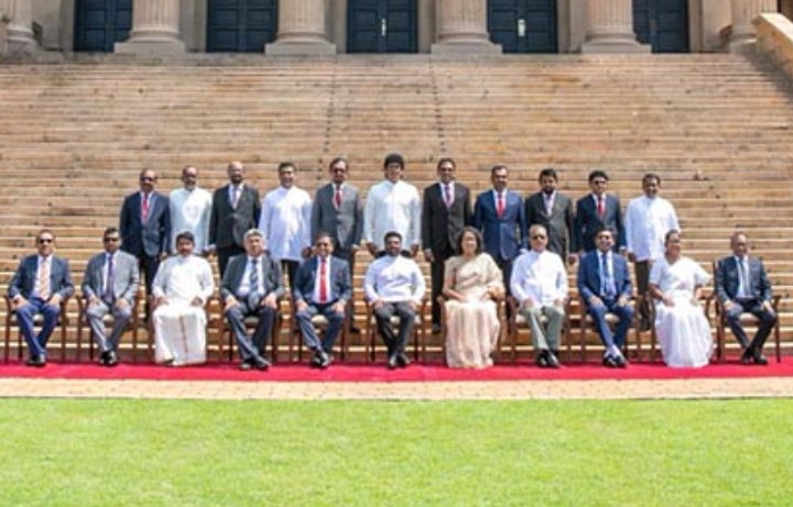 අමාත්‍ය මණ්ඩල සංශෝධනයක් ගැන ආරංචියක් නෑ – ඇමති මුනීර් කියයි