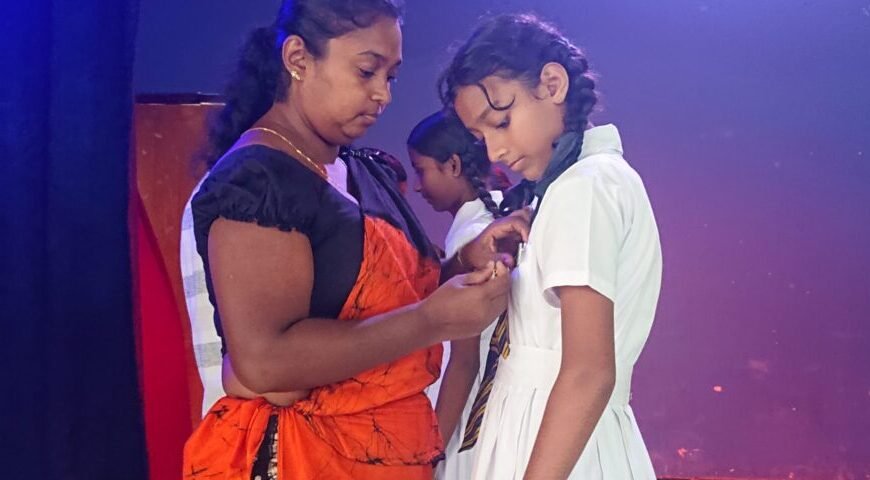 මාධ්‍ය සංසදයේ සිසුන්ට නිල ලාංඡන පැළඳවීම